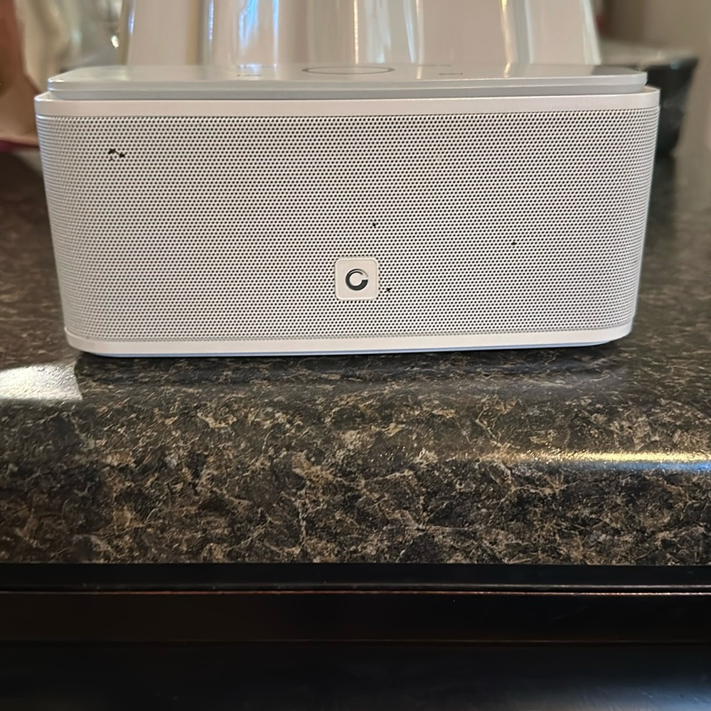 Doss Speaker in White; great speaker; used frequently; no charger included